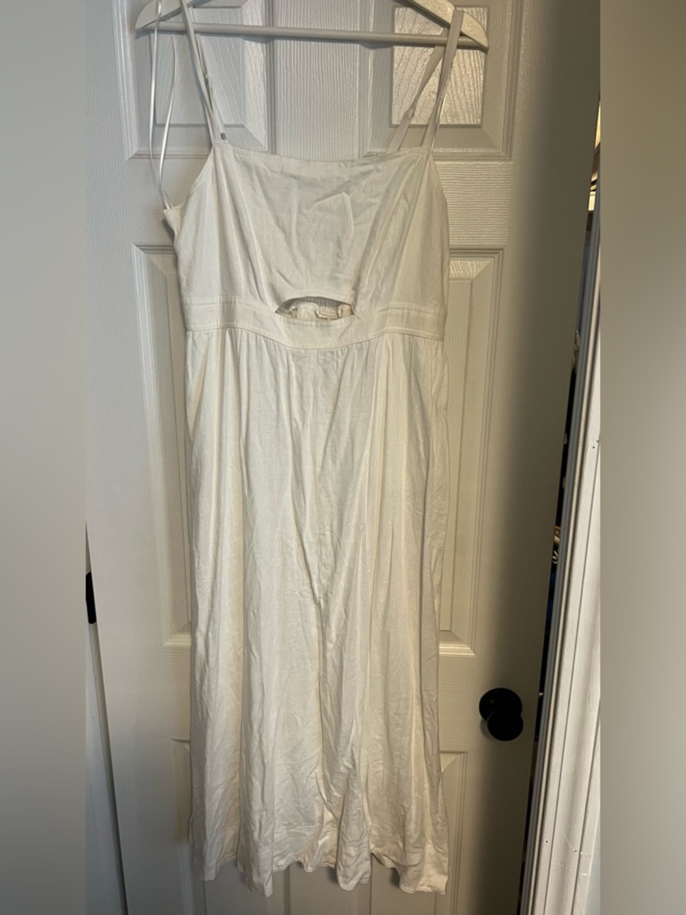 Nine West Classic White Spaghetti-Strap, Cut out, Midi Dress